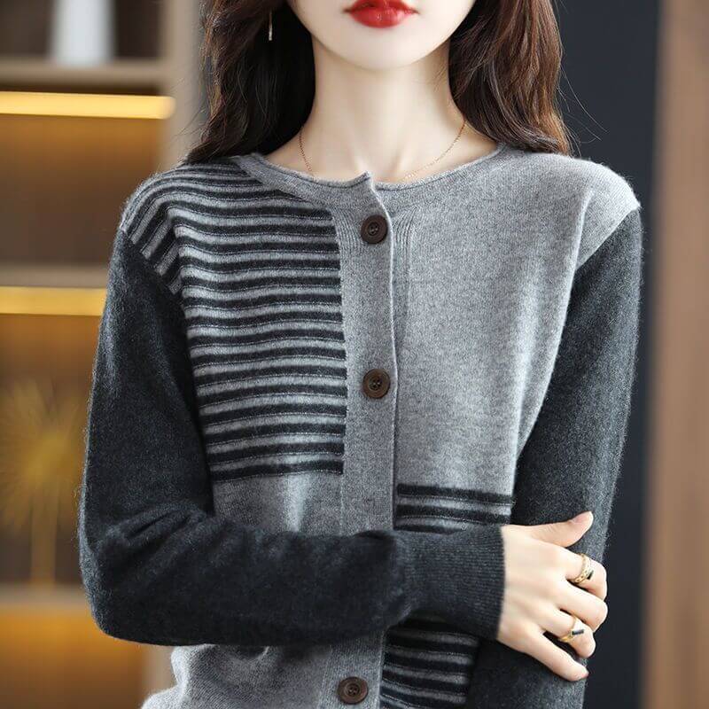 Cardigan Casual com Botões Chandelier - Vista Ladies