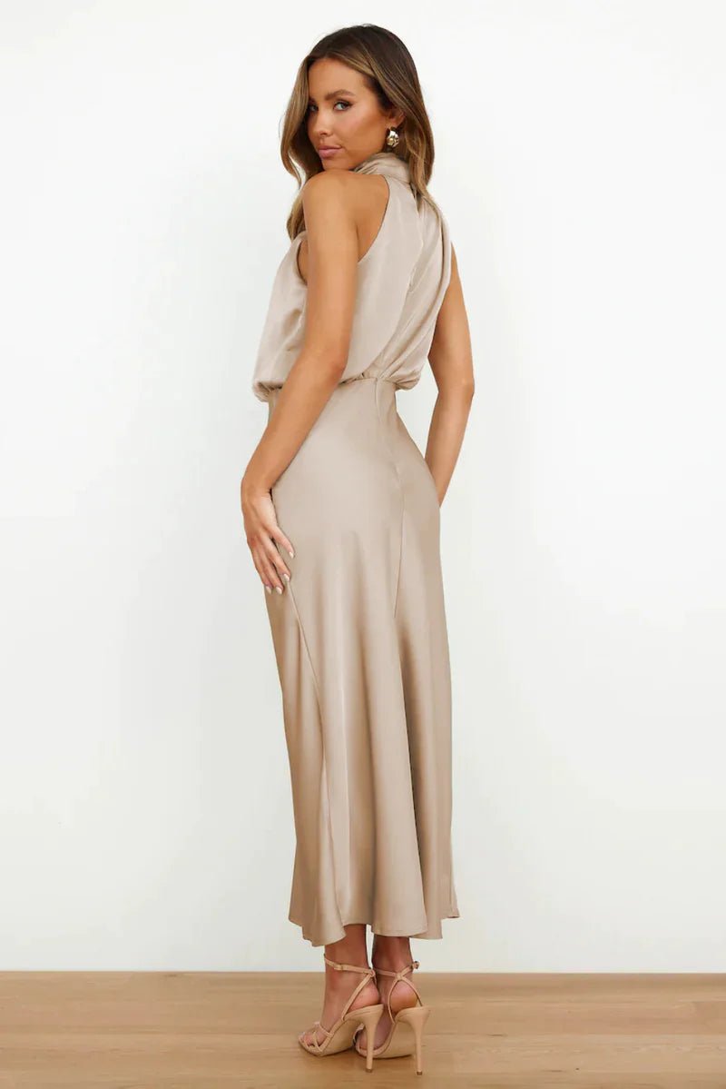 Vestido Gola Alta Detalhada Larozzi - Ziora