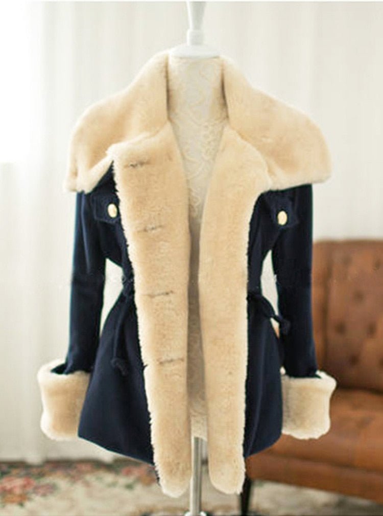 Casaco Feminino Pelúcia Eleanor Coat - Loja Fact