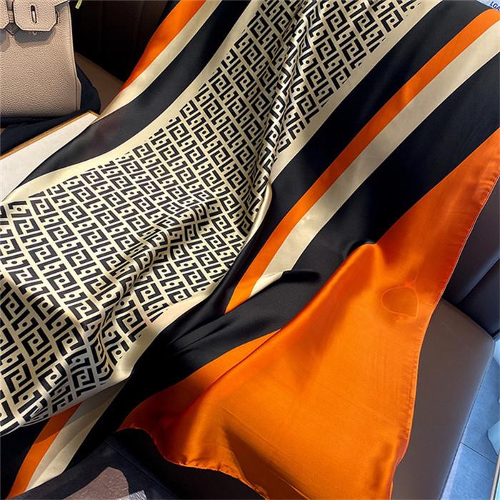 Echarpe Toque de Seda Deluxe - Modelo 1 - Loja Fact