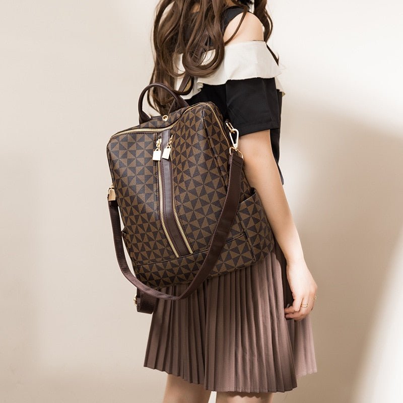 Mochila de Couro Feminina com Carteira - Loja Fact