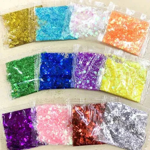 Cartela com 24 Glitters Flocados Coloridos Profissional para Maquiagem, Unhas e Nail Art - Innovare