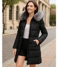 Casaco Feminino de Inverno Longo Com Capuz e Gola De Pelo | Júlia - Innovare