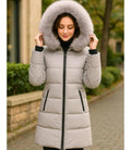 Casaco Feminino de Inverno Longo Com Capuz e Gola De Pelo | Júlia - Innovare