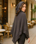 Poncho Feminino Tricot Com Capuz Elegante | Frankfurt - Innovare