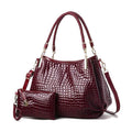 Bolsa de Couro Feminina com Carteira - Loja Fact