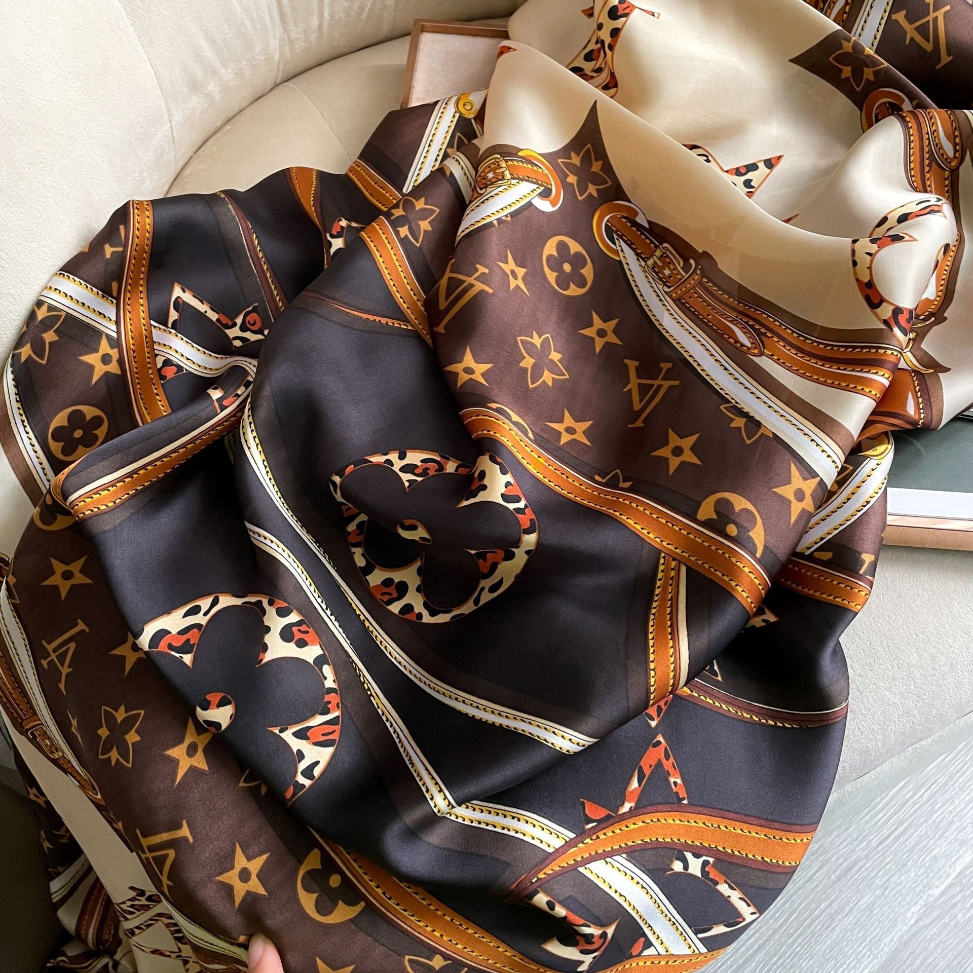 Echarpe Toque de Seda Deluxe - Modelo 24 - Loja Fact